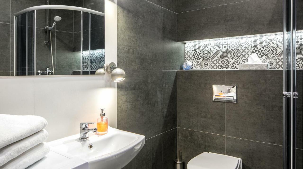 Green Garden Residence Krakow Bagian luar foto