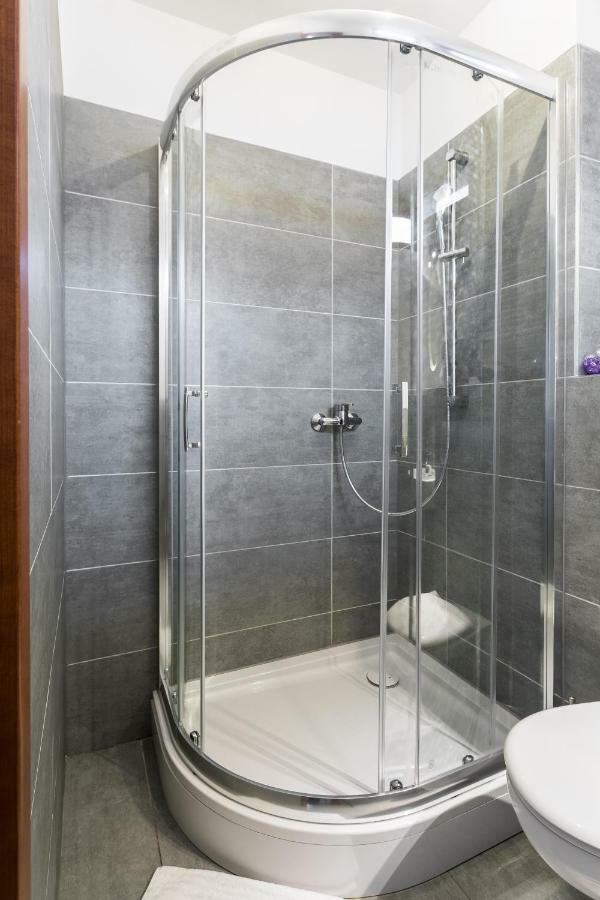 Green Garden Residence Krakow Bagian luar foto